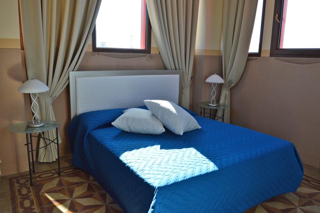 Palazzo Vallebona Gallipoli Oda fotoğraf