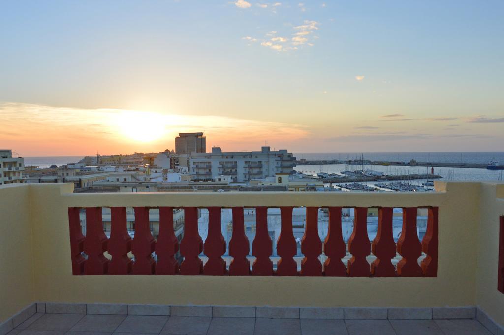 Palazzo Vallebona Bed & Breakfast Gallipoli Dış mekan fotoğraf