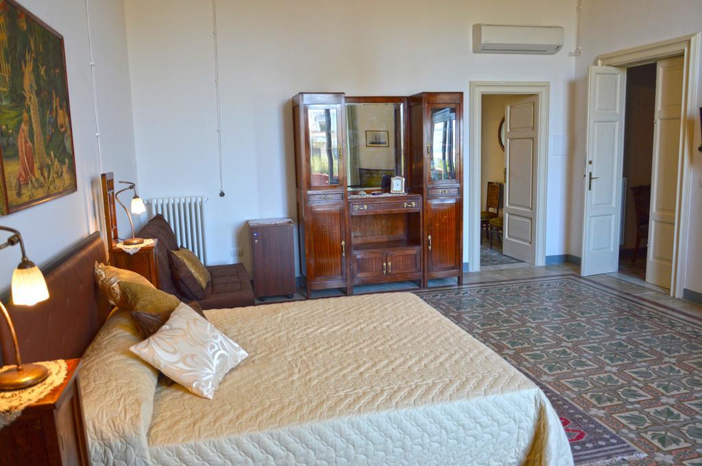 Palazzo Vallebona Bed & Breakfast Gallipoli Dış mekan fotoğraf